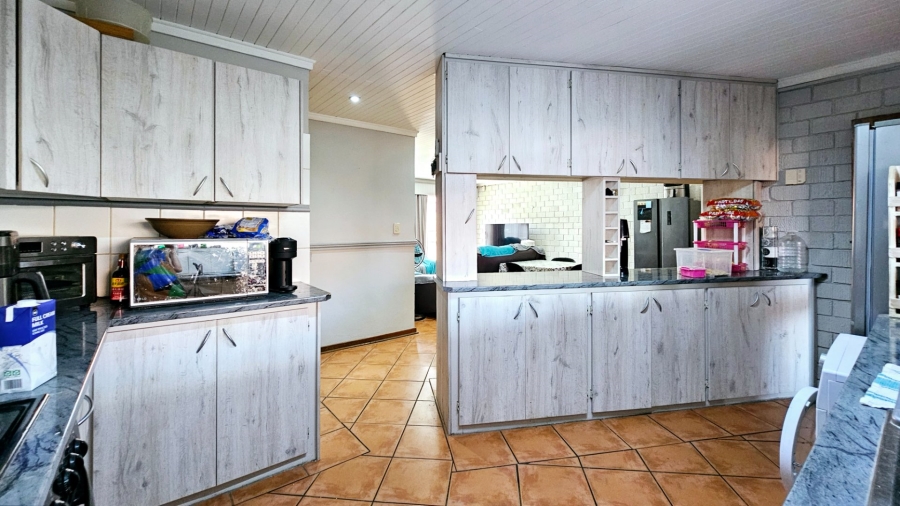 3 Bedroom Property for Sale in Langenhovenpark Free State